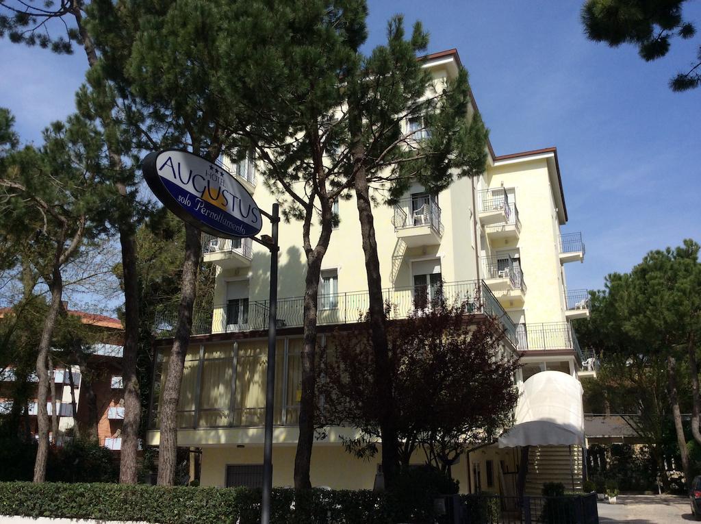 Hotel Augustus Milano Marittima Exterior foto